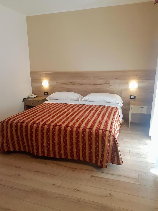 Hotel Pineta Ponte Di Legno Camera foto